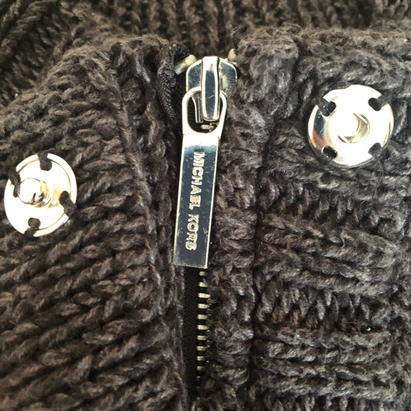 Michael Kors Size Small Grey Chunky Knit Poncho - Picture 10 of 13